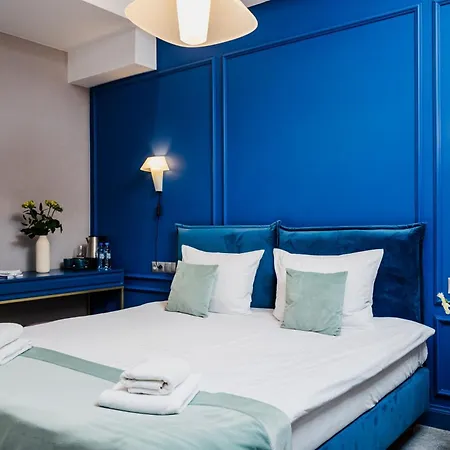 Focus Premium By Focus *